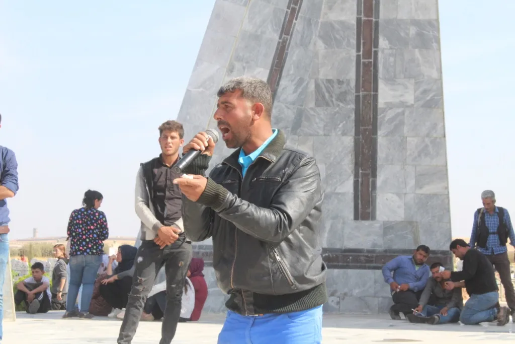 Şêniyên Kobanê 8 şehîdên Berxwedana Rûmetê oxir kirin