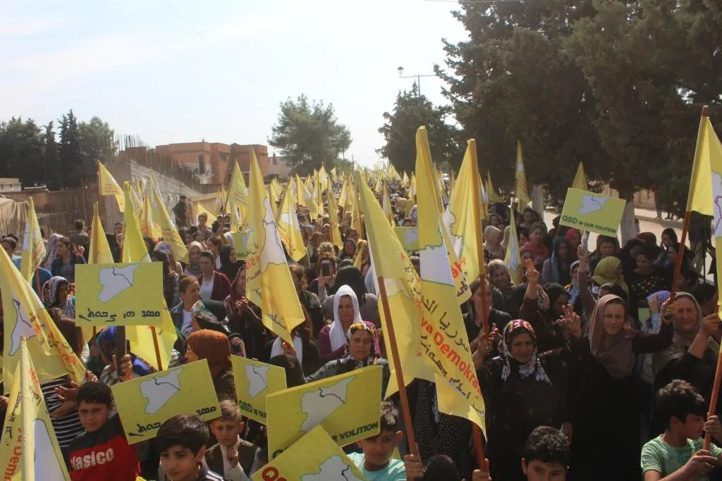 Şêniyên Dirbêsiyê: Berxwedana QSD’ê ya li dijî dagirkerî û çeteyên wê, berxwedaneke dîrokî ye