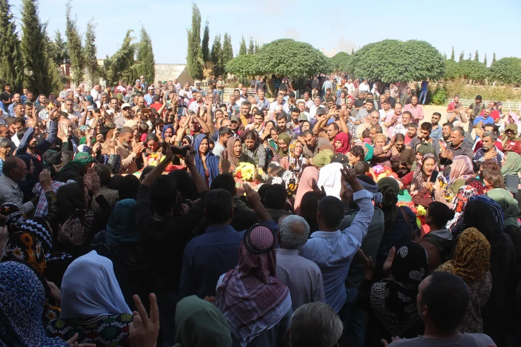 Li Dirbêsiyê cenazeyên 3 şehîdan hatin veşartin