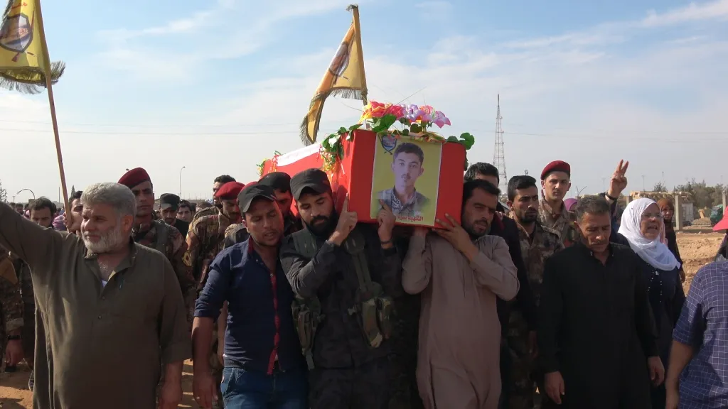 Cenazeyê şehîdê Berxwedana Rûmetê Serdar li Tebqayê hate veşartin