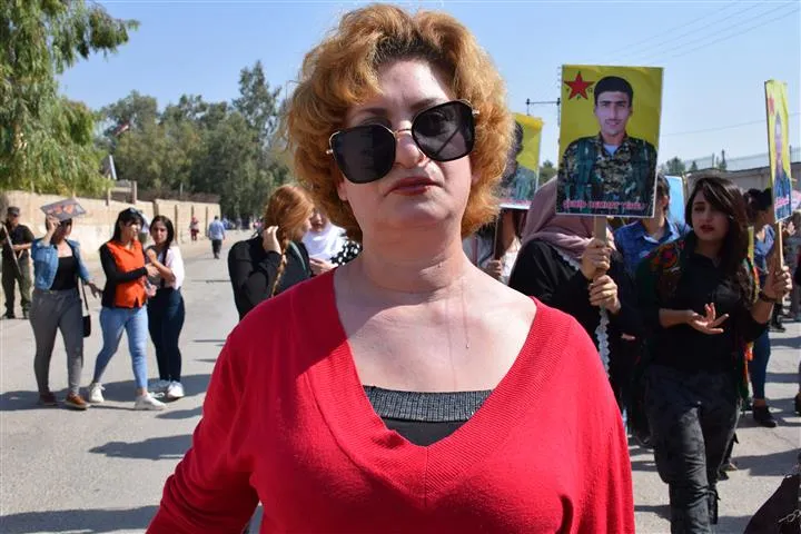 Şêniyên kantona Qamişlo li dijî biryara NY meşiyan