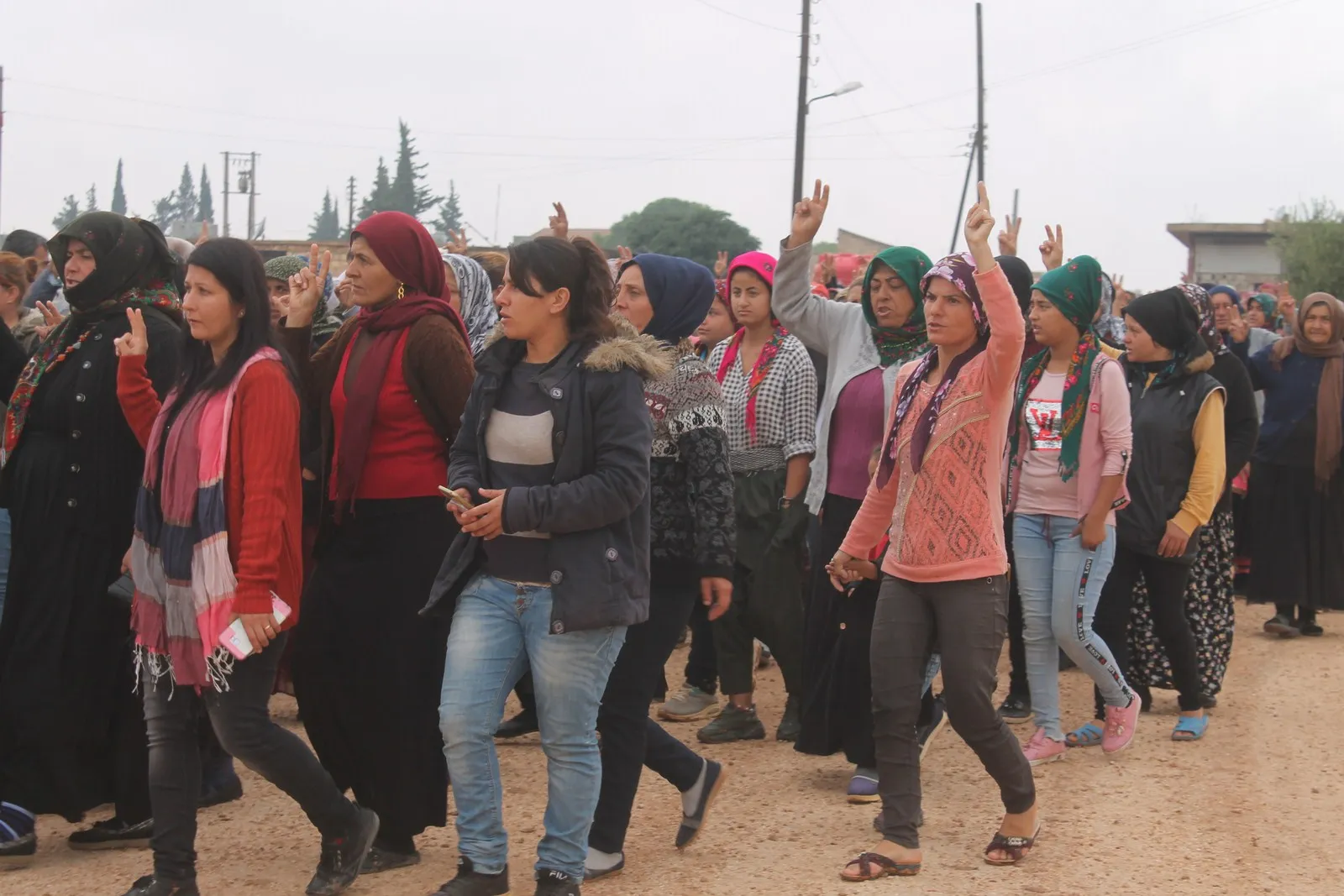 Herêma Efrînê sersaxî ji malbatên 6 şehîdên Berxwedana Rûmetê re xwestin