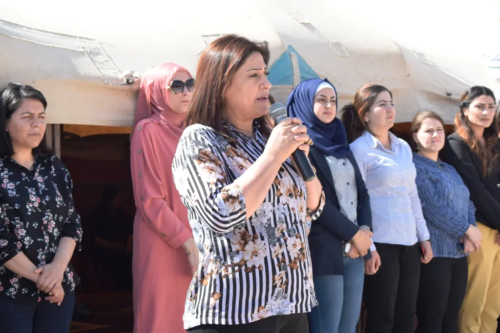 Xelkê Bakur û Rojhilatê Sûriyê li dijî gefên Tirkiyê li Girê Spî bûn