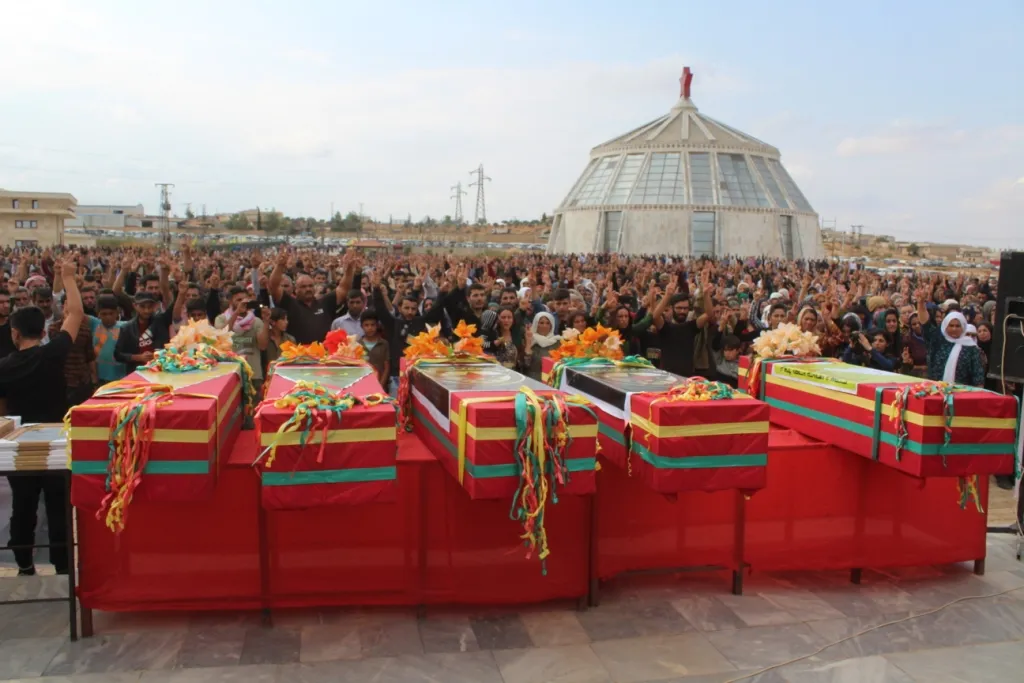 Li Kobanê merasîma oxirkirina şehîdên Berxwedana Rûmetê