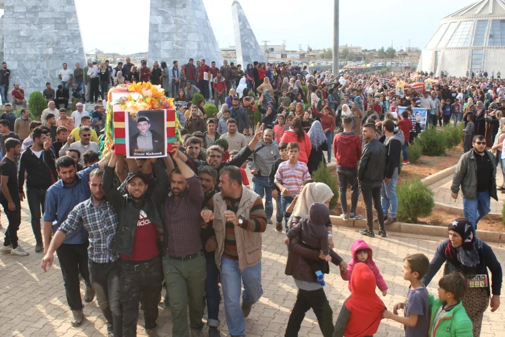 Li Kobanê merasîma oxirkirina şehîdên Berxwedana Rûmetê