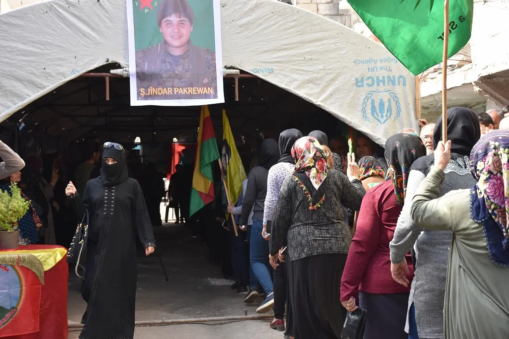 Dayîka şehîd Jîndar Pakrewan wesiyeta keça xwe anî cih