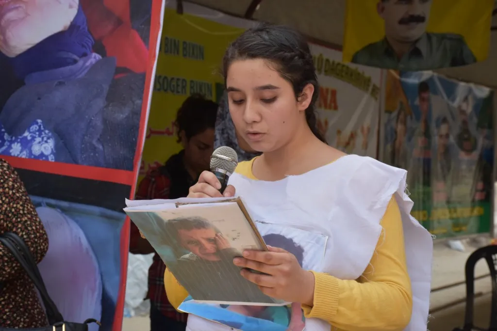 Zarokên Helebê: Pêşeroja me nekujin..