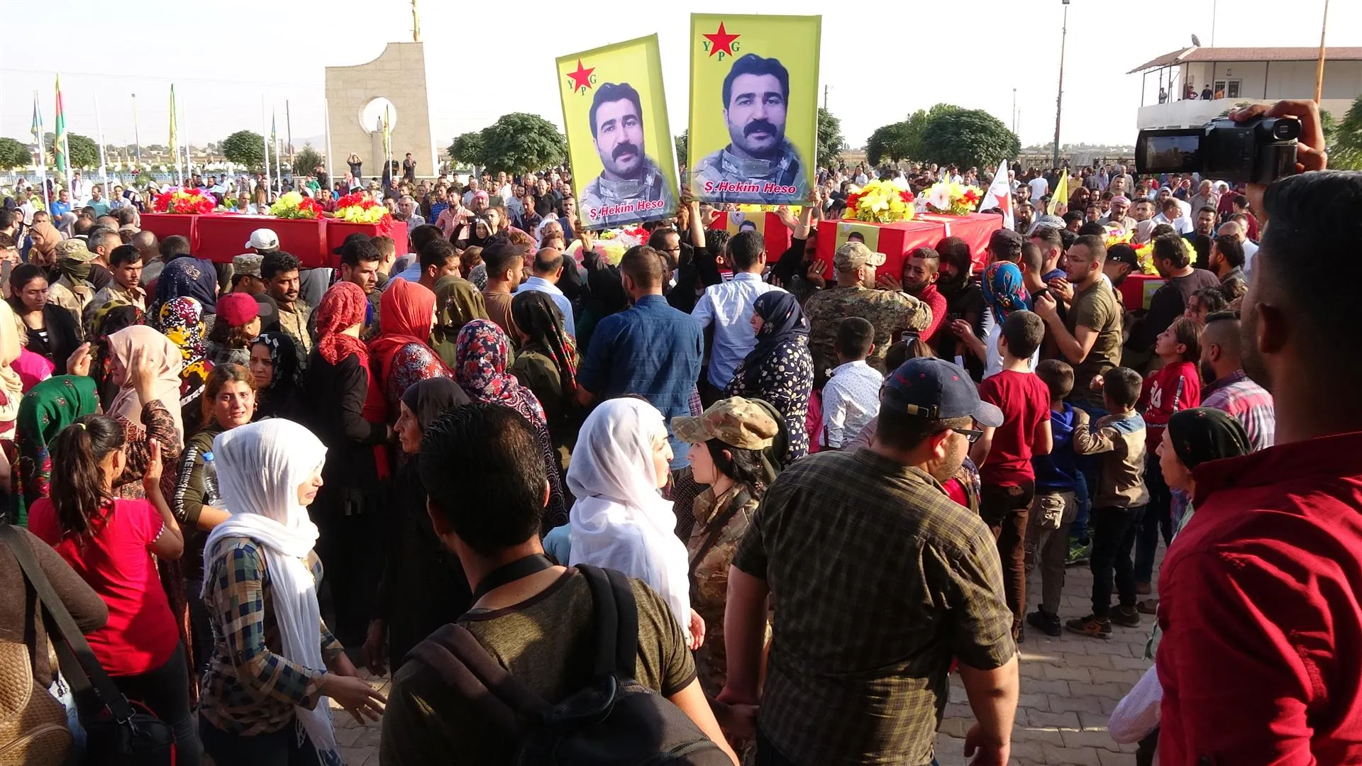 Şehîdên Berxwedana Rûmetê li Hesekê hatin oxirkirin