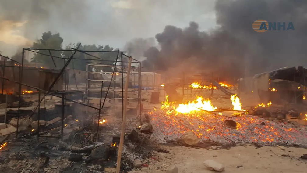 Çeteyên Tirkiyê kampa Eyn Îsayê şewitandin