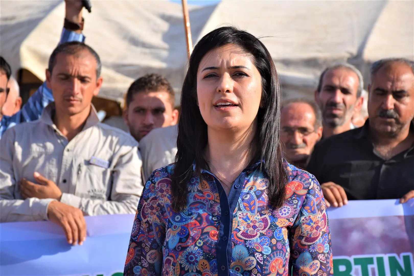 Ji mertalên zindî: Ji bilî berxwedanê rêyek din nîne