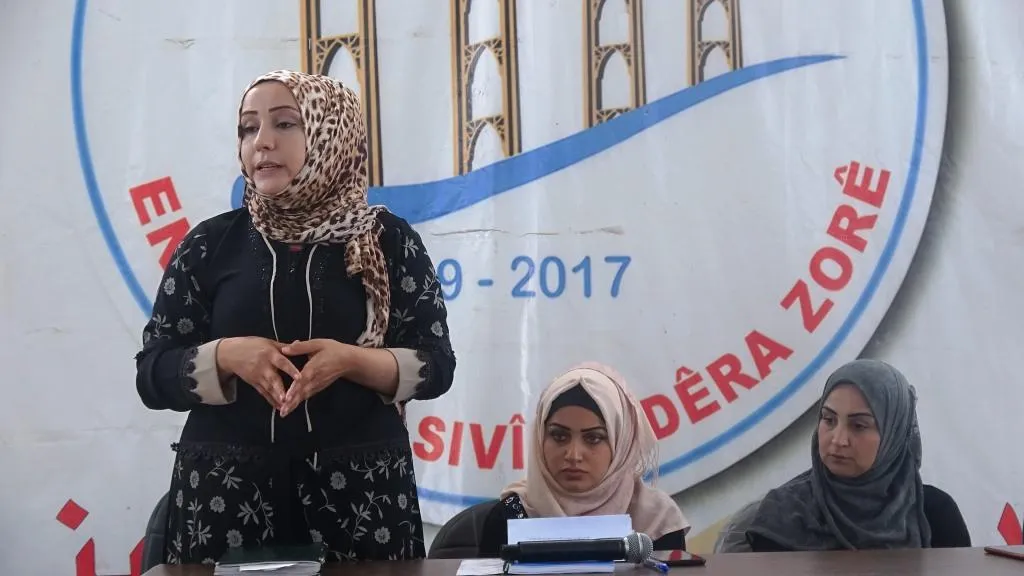 Rewşa siyasî ji jinên Dêrazorê re hate şîrovekirin