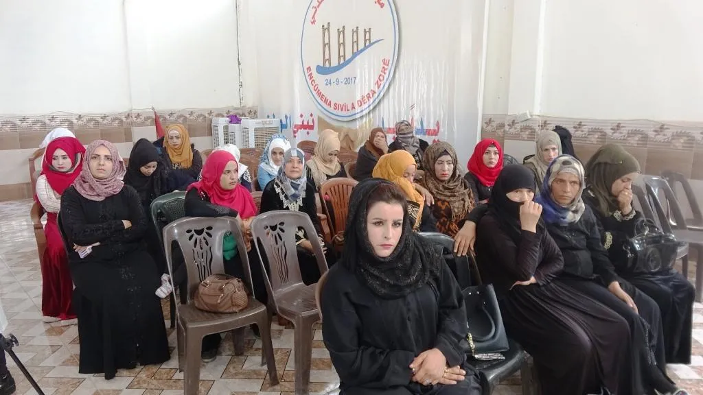 Rewşa siyasî ji jinên Dêrazorê re hate şîrovekirin