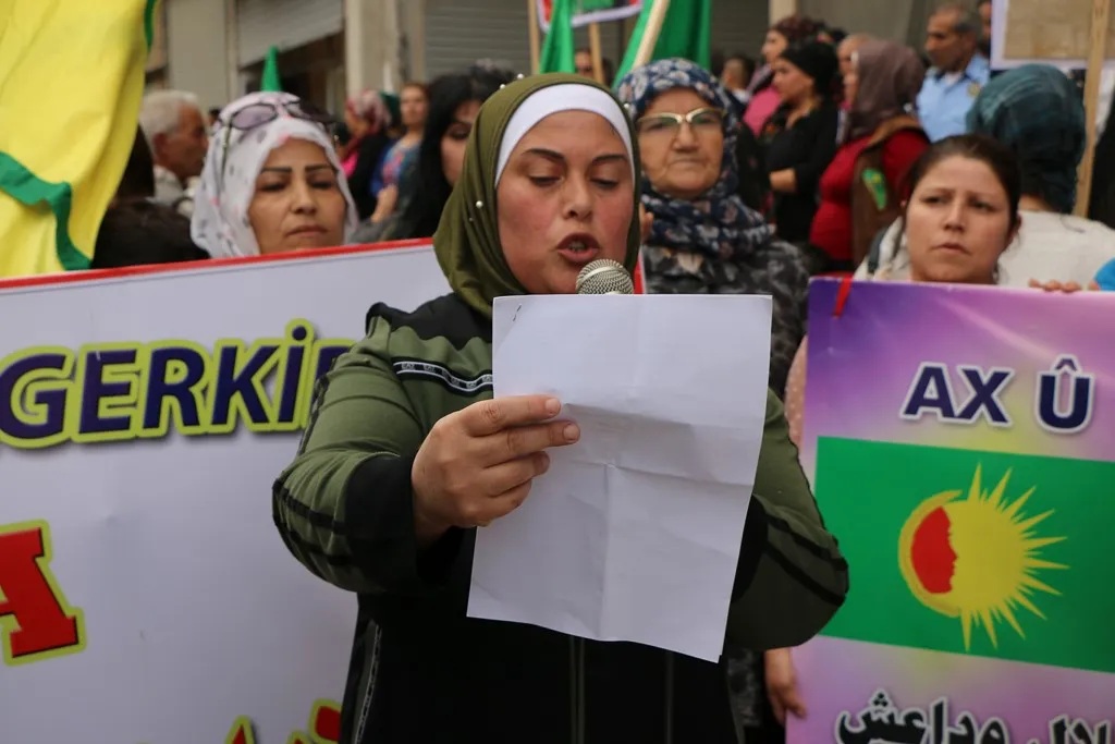 Şêniyên Helebê êrîşên dagirkeriyê û rêkeftinên li ser hesabê gelê Sûriyê red dikin