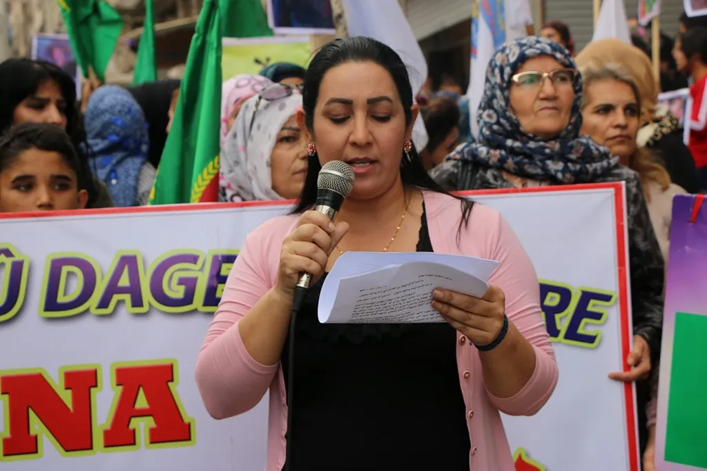 Şêniyên Helebê êrîşên dagirkeriyê û rêkeftinên li ser hesabê gelê Sûriyê red dikin