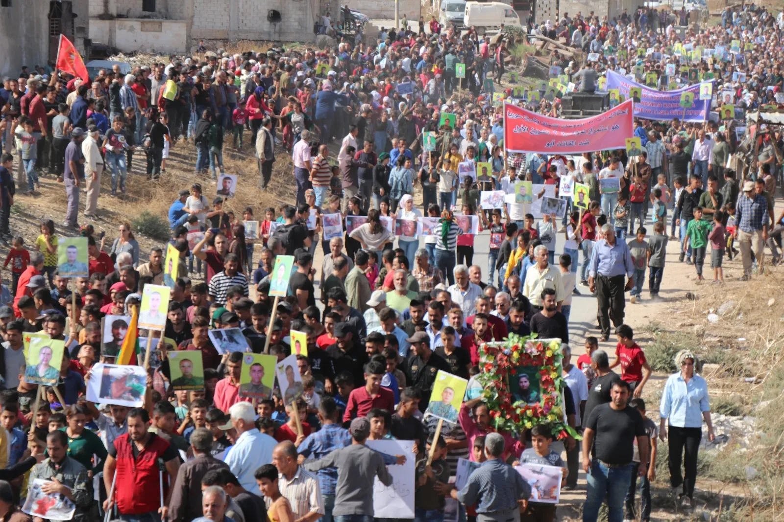 Şêniyên Efrînê berê xwe dan baregeha Rûsya