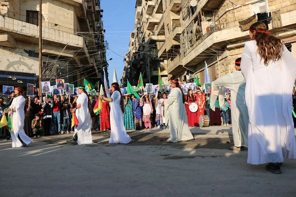 Li Helebê bi sedan jin li dijî sûcên dagirkeriyê daketin qadan