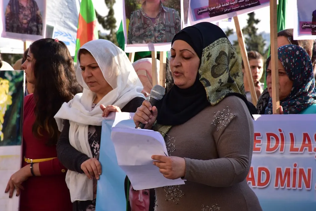 Li Helebê bi sedan jin li dijî sûcên dagirkeriyê daketin qadan