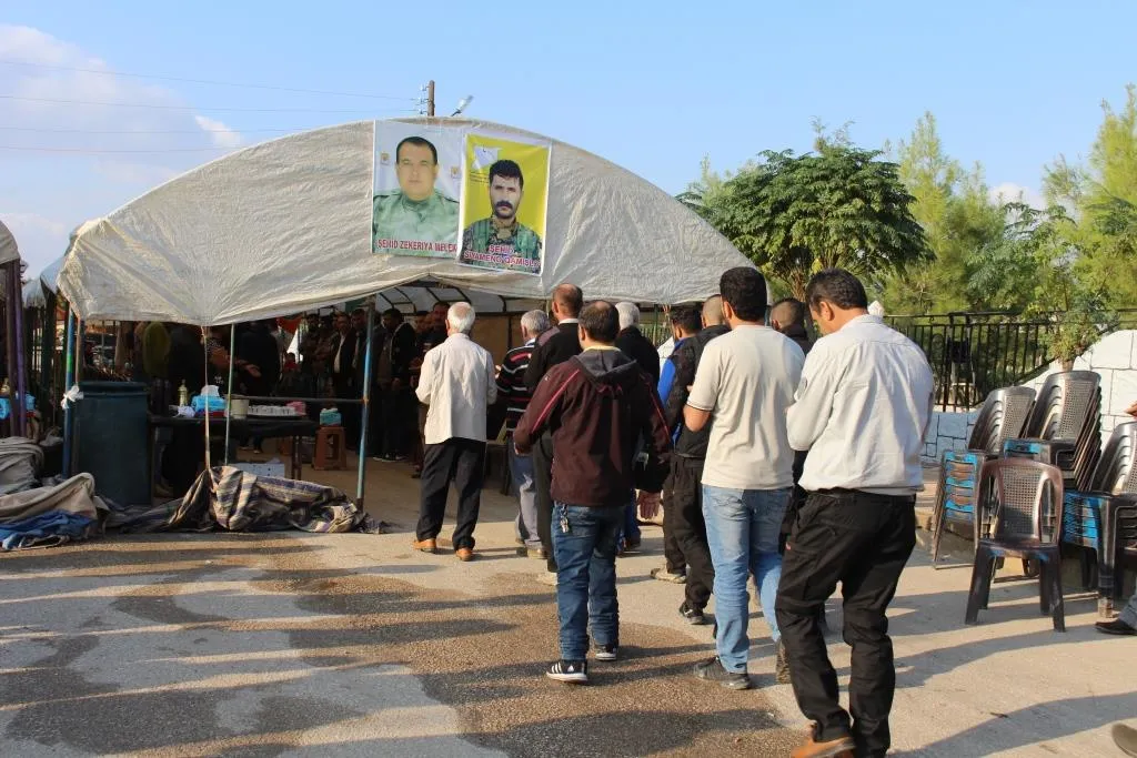 Li Qamişlo û Dêrikê ji malbatên şehîdan re sersaxî hate xwestin