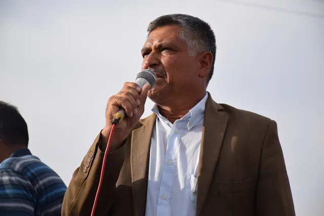 Şêniyên Bakur û Rojhilatê Sûriyê li ber bargeha Koalîsyona Navdewletî çalakiya protestoyê li dar xistin