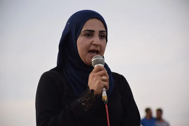 Şêniyên Bakur û Rojhilatê Sûriyê li ber bargeha Koalîsyona Navdewletî çalakiya protestoyê li dar xistin