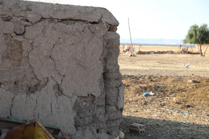 Êrîşên Tirk welat dirûxîne, şênî jî li ser rêkeftinan bi guman in