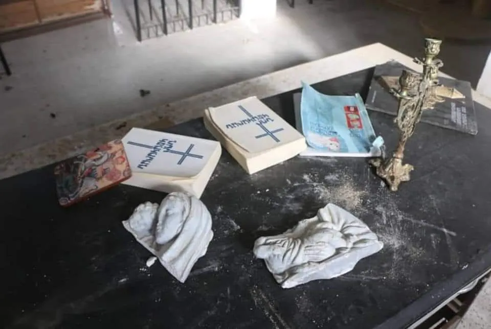Dagirkeriya Tirk, ermenên Girê Spî dan koçberkirin û dêrên wê kirine baregehên leşkerî