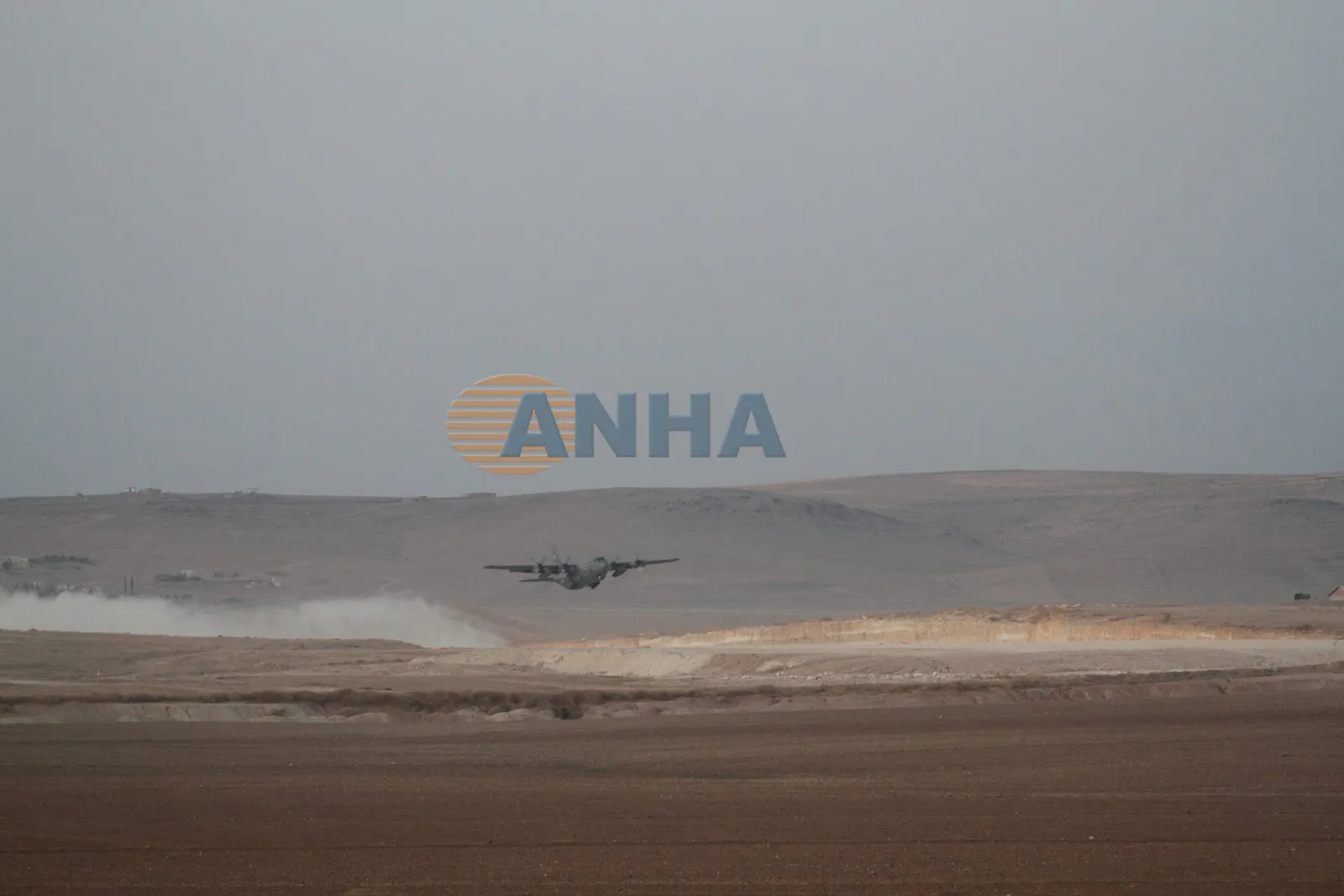 Koalîsyonê tevahî hêzên xwe ji baregeha Sirînê vekişandin