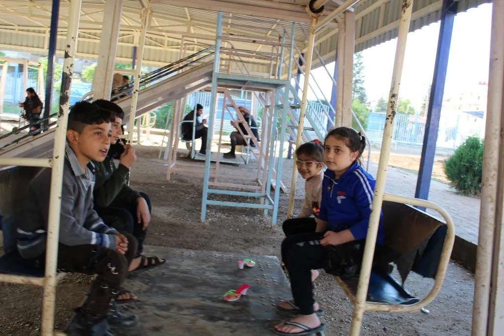Zarokên Serêkaniyê yên ku beşdarî xwepêşandanê bûne, bêriya dibistanên xwe kirine