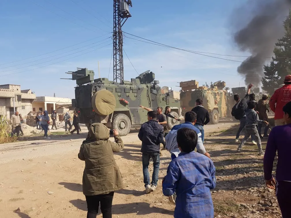 Li rojhilatê Kobanê dewriya artêşa dagirker û polîsên Rûsya destpê kir