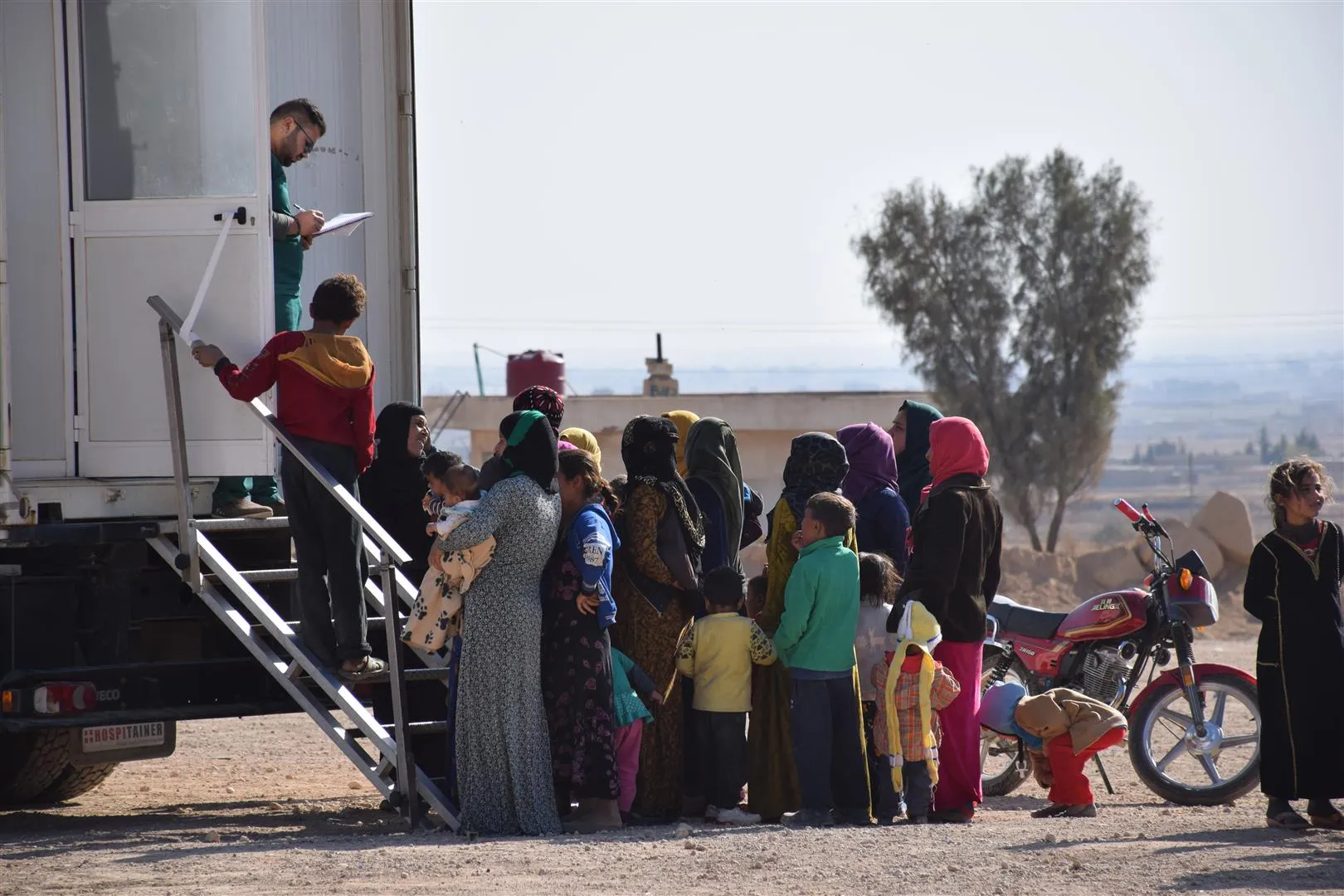 Heyva Sor a Kurd noqteyeke tenduristî li kampa Waşokanî vedike