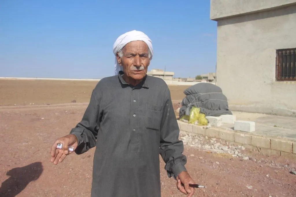 Gundiyên Kobanê ku malên wan ji ber bombebarana Tirkiyê rûxiyan, sererast dikin