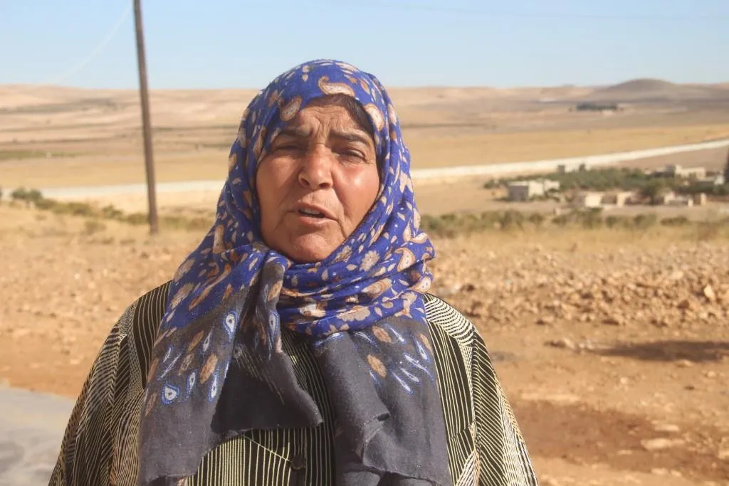 Gundiyên Kobanê ku malên wan ji ber bombebarana Tirkiyê rûxiyan, sererast dikin