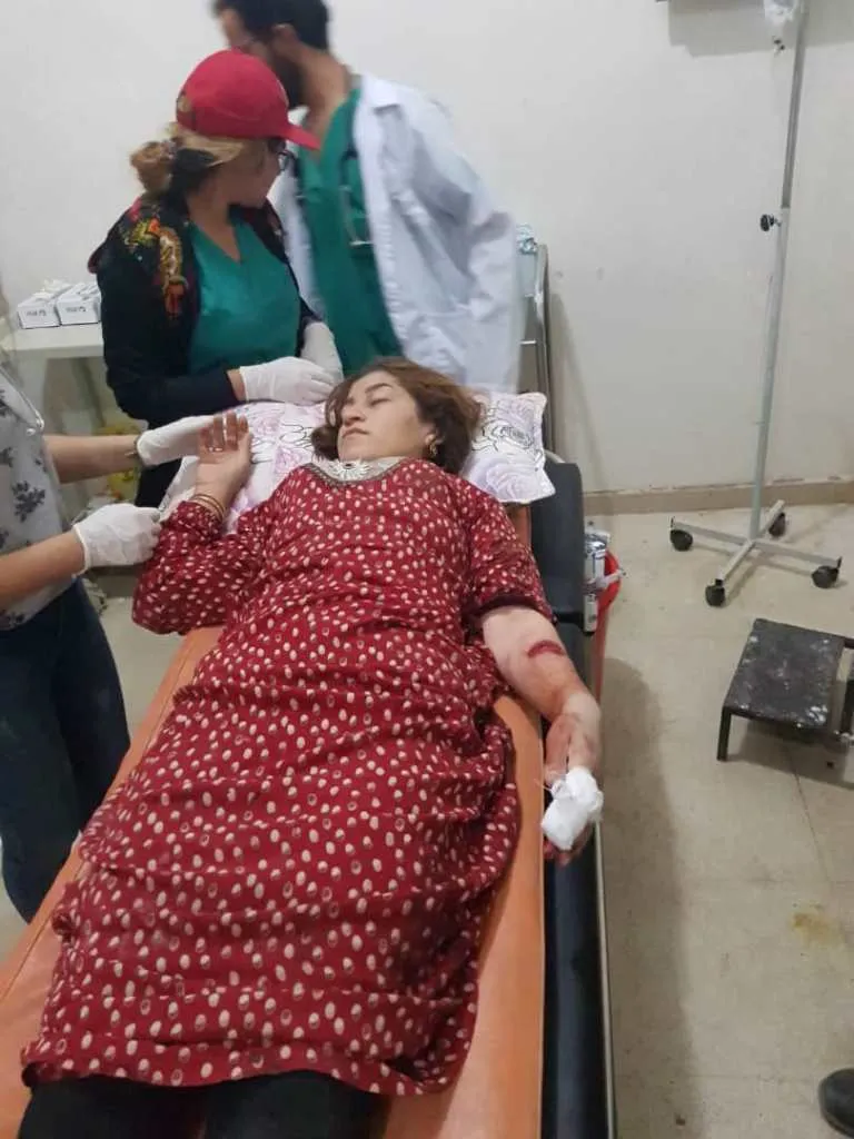 Gundiyên Kobanê ku malên wan ji ber bombebarana Tirkiyê rûxiyan, sererast dikin