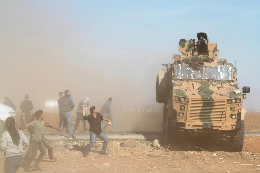 Dewriya artêşa Tirk gule li sivîlên Kobanê reşand, birîndar hene-HATE NÛKIRIN