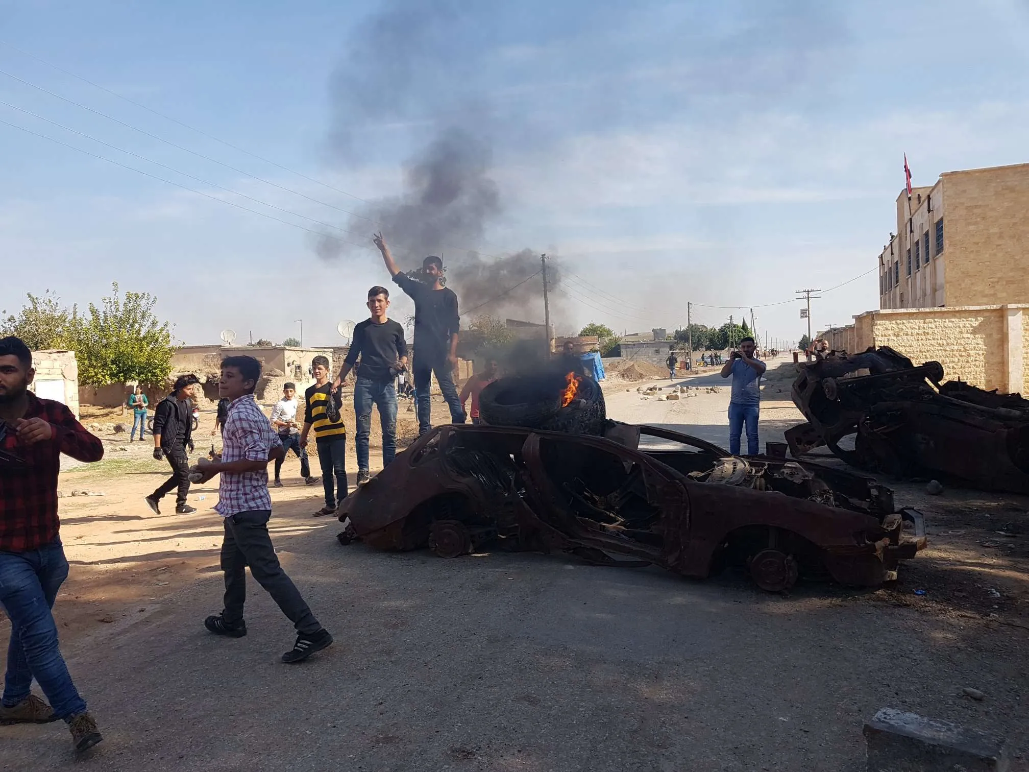 Dewriya artêşa Tirk gule li sivîlên Kobanê reşand, birîndar hene-HATE NÛKIRIN