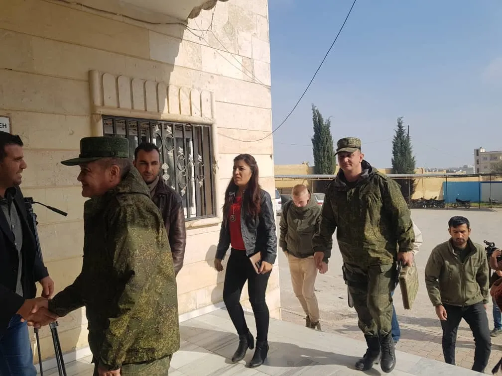 Li Kobanê şandeya Rûsyayê bi rêveberiya herêma Firatê re dicive