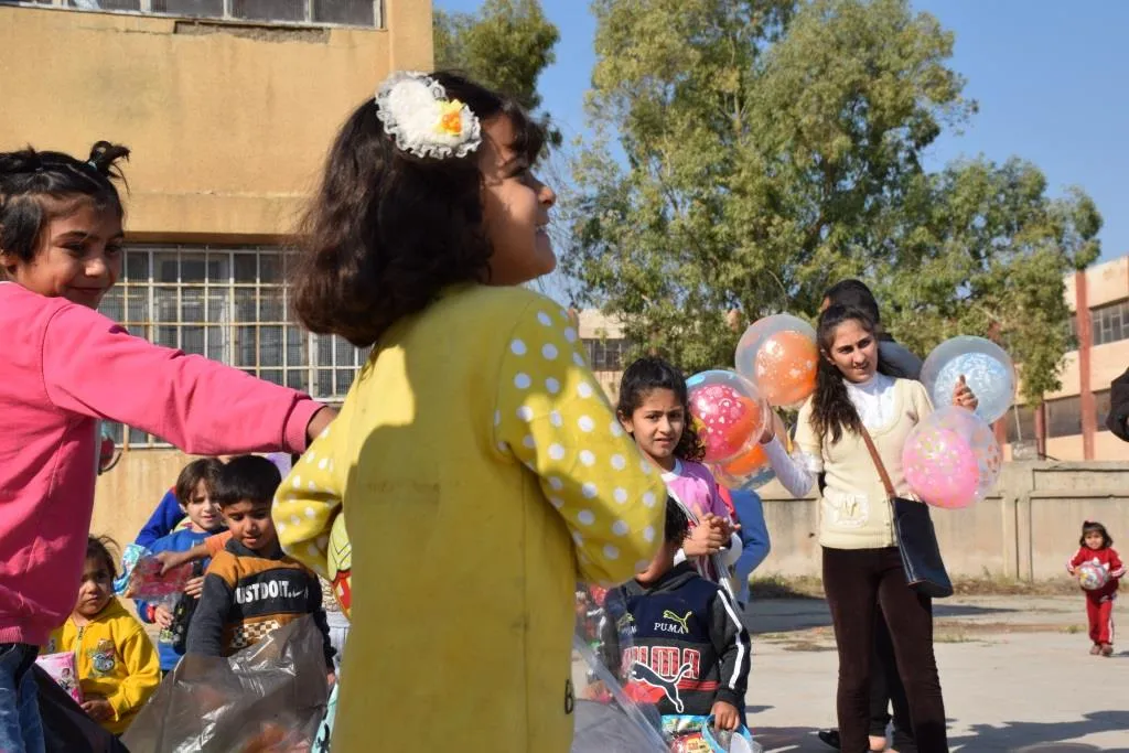 Çalakiyek ji zarokên koçber ên Serêkaniyê yên li Qamişlo re hat lidarxistin