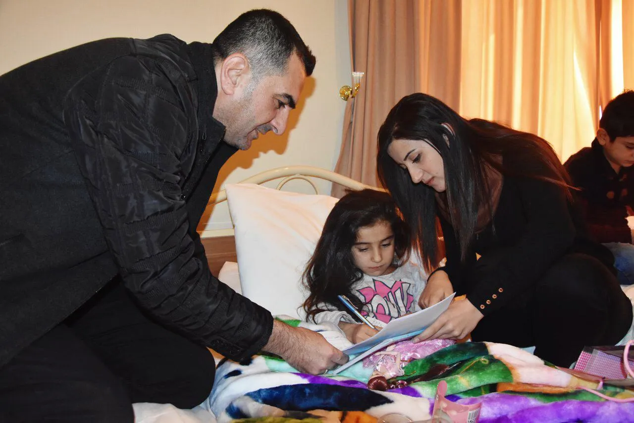 Sara yekemîn kes e ku doza li dijî binpêkirinên Tirkiyê îmze kir