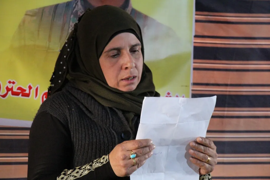 Şêniyên Minbicê sersaxî ji malbatên şehîdên Berxwedana Rûmetê re xwest