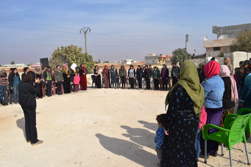 Kongreya Star navendeke xwe li gundê Mînaz ê Kobanê vekir