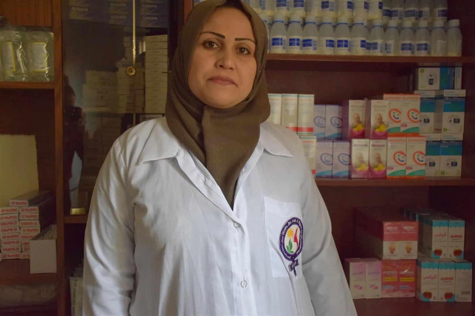 Weqfa Jinên Azad li Hesekê xizmeta koçberên ji Serêkaniyê dike