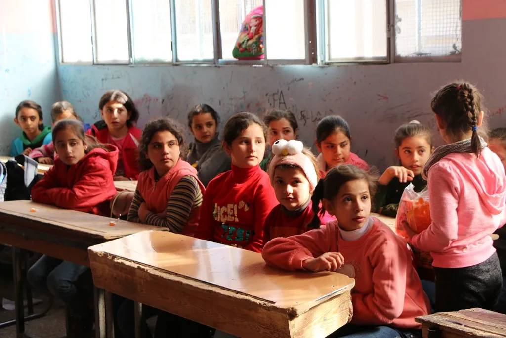 Li dibistanên Eşrefiyê û Şêxmeqsûd pêngava zanista tenduristî
