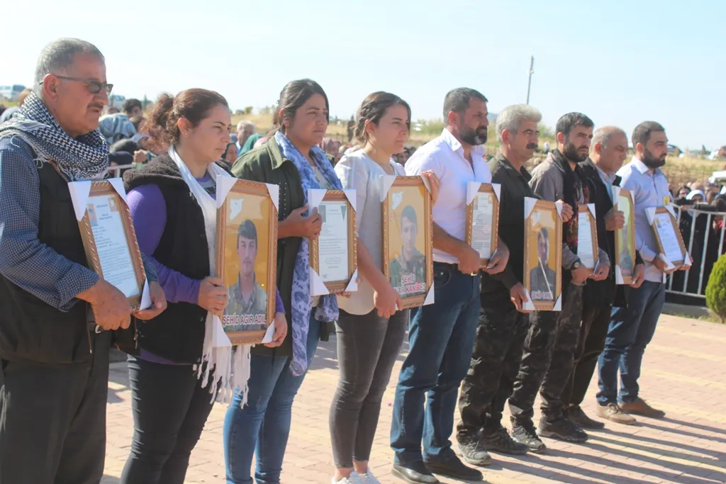 Li Dêrikê 5 şehîdên Berxwedana Rûmetê hatin oxirkirin
