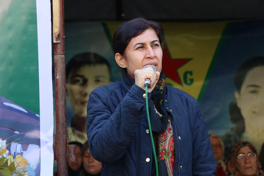 Merasîma xiyabî ya şehîd Sîlvana Intîqam li Helebê li dar ket