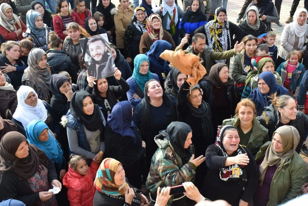 Şahoz Hesen: Divê kes nefikire em ê tawîzan ji destkeftiyan re bidin