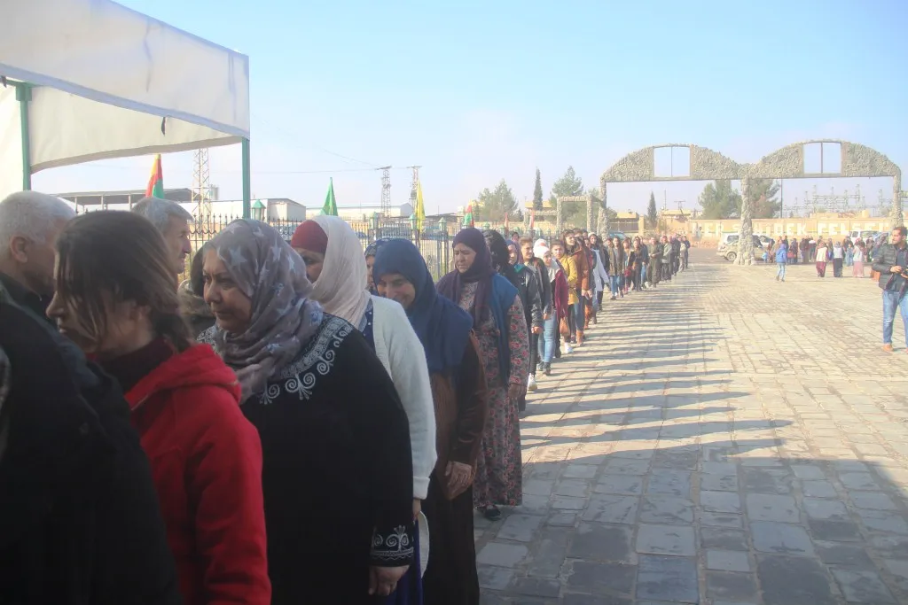 Li Kobanê sersaxî ji malbatên 4 şehîdan re hat xwestin