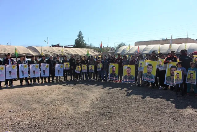 Di merasîma şehîdan de, pêkhateyên Tirbespiyê soza berdewamkirina berxwedanê da