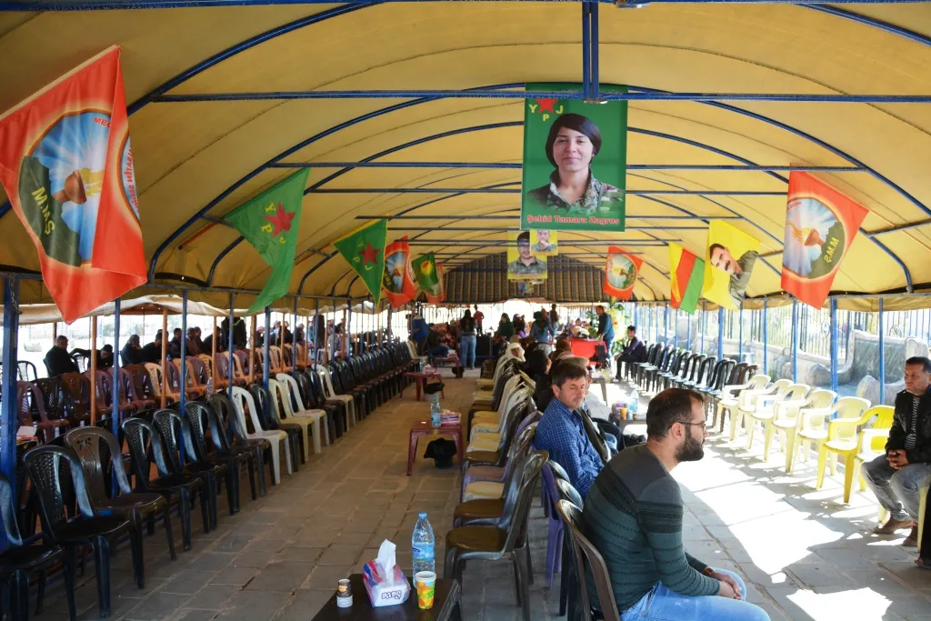 Şêniyên Kobanê sersaxî ji malbatên 5 şehîdan re xwest