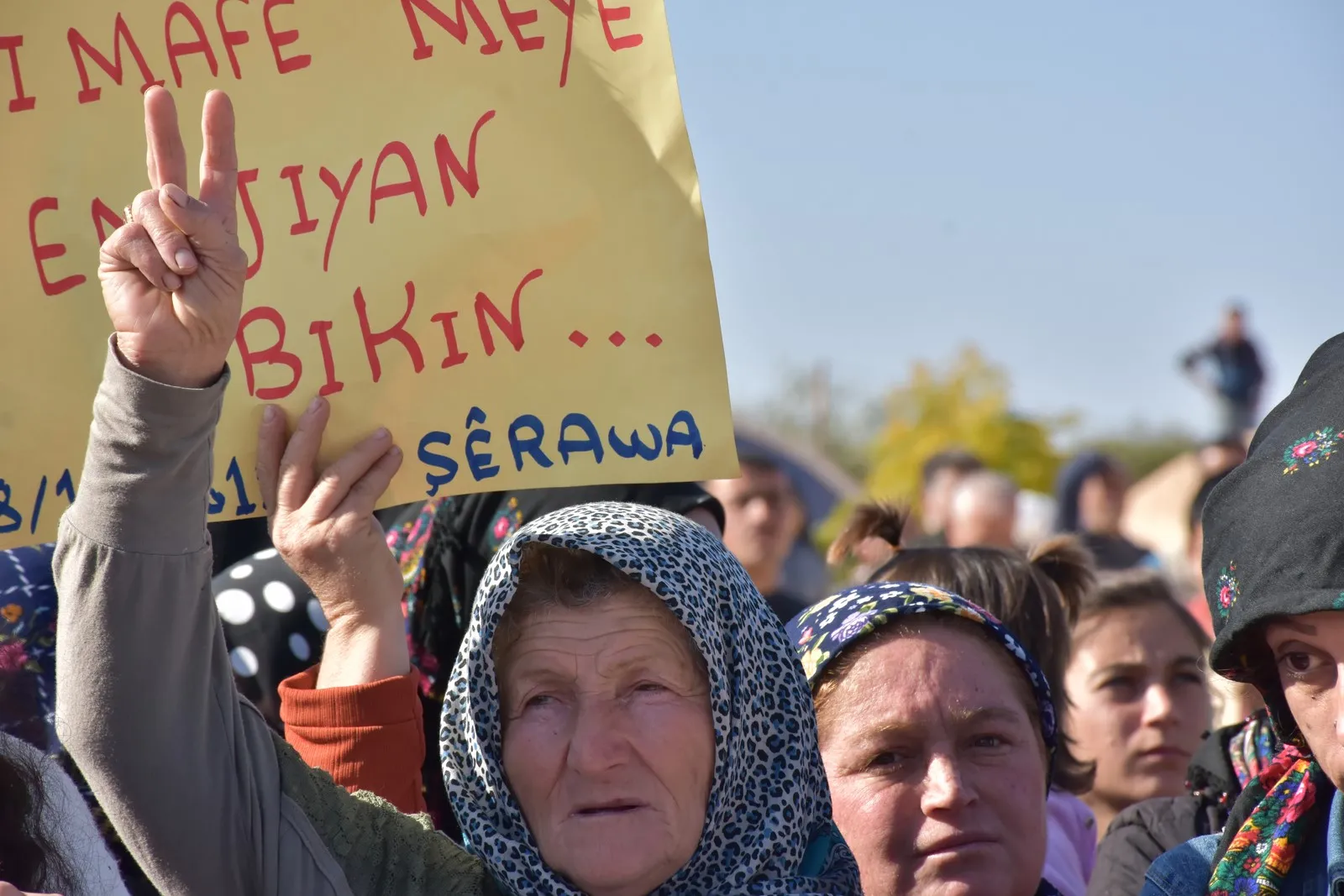 ‘Berxwedanên Serdem û Rûmetê israra gelan a azadiyê ne’
