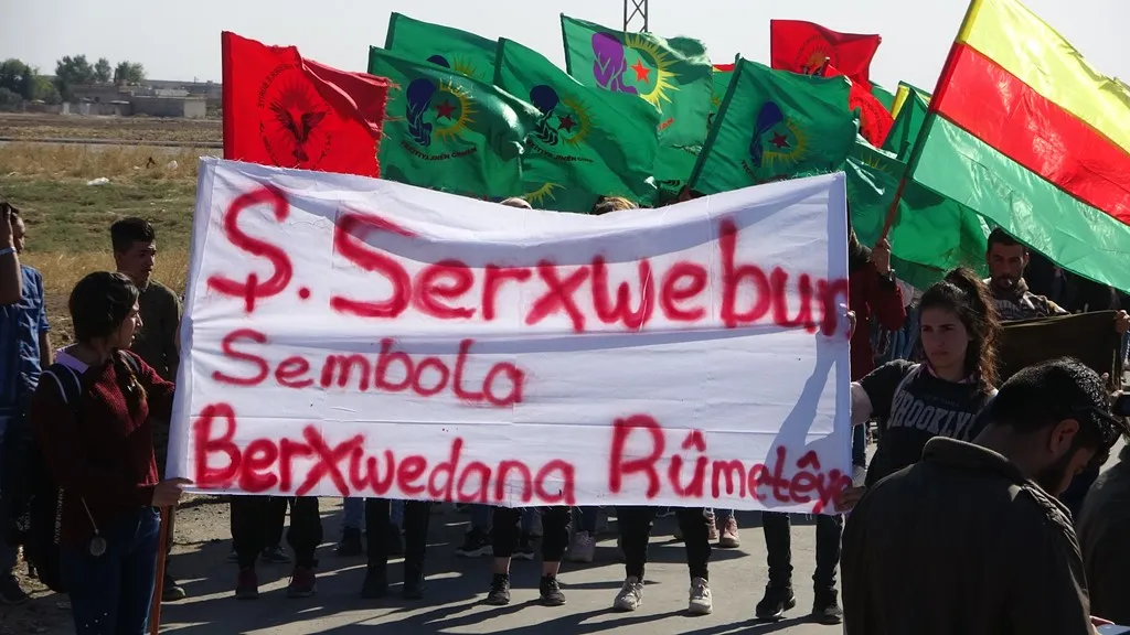 Tevgera Ciwanên Şoreşger sersaxî da malbata şehîd Serxwebûn